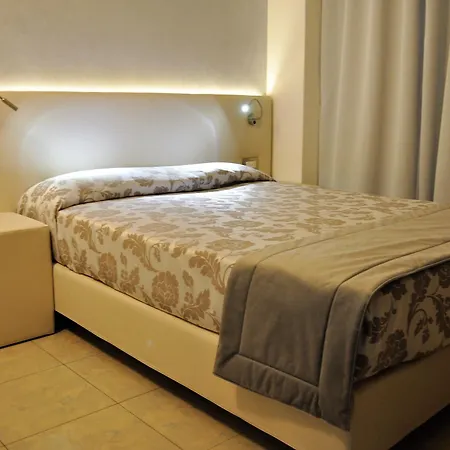 Hotel Garibaldi 3*