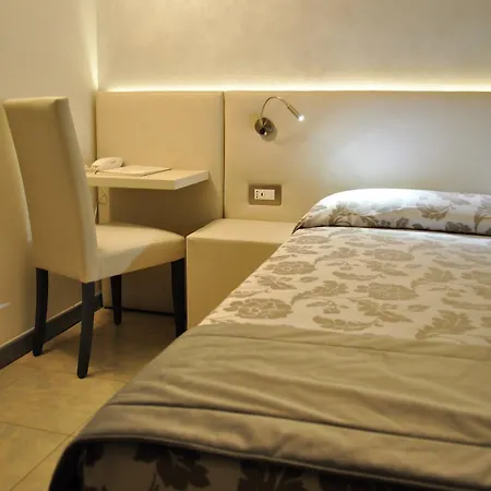 Hotel Garibaldi 3*
